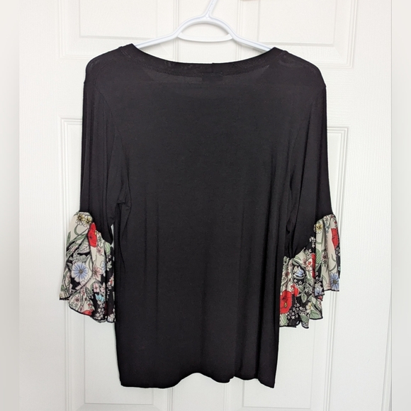 Storm Women's (Medium) Black Relaxed Fit Top With Flowy Floral 3/4 Sleeves - Picture 3 of 10